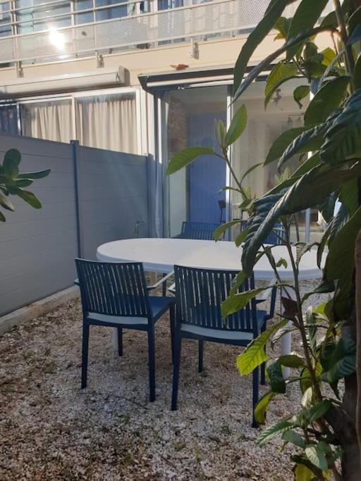 Carro  Studio 4 Personnes Avec Jardinet A 2 Pas Des Plages "Chez Manon" מראה חיצוני תמונה