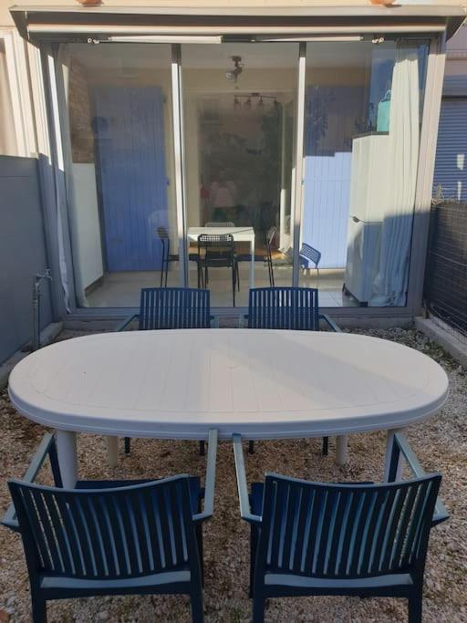 Carro  Studio 4 Personnes Avec Jardinet A 2 Pas Des Plages "Chez Manon" מראה חיצוני תמונה